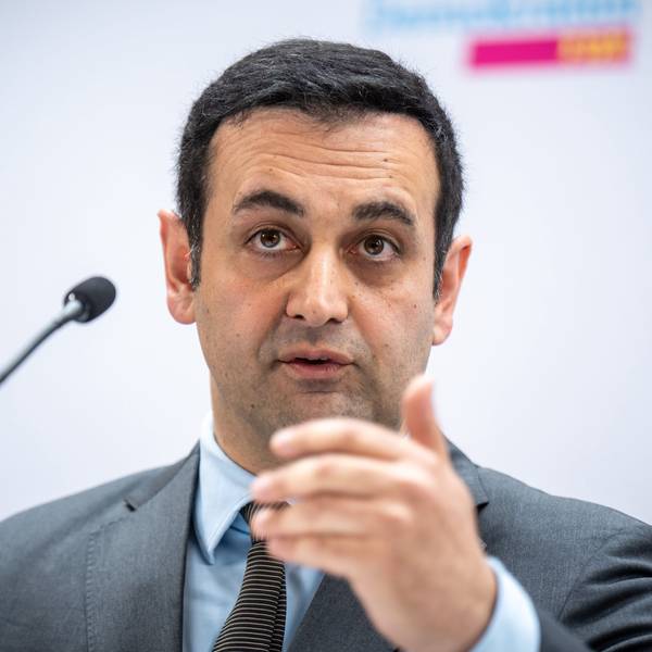 Bijan Djir-Sarai, FDP Generalsekretär, spricht bei einer Pressekonferenz nach der FDP Präsidiumssitzung.