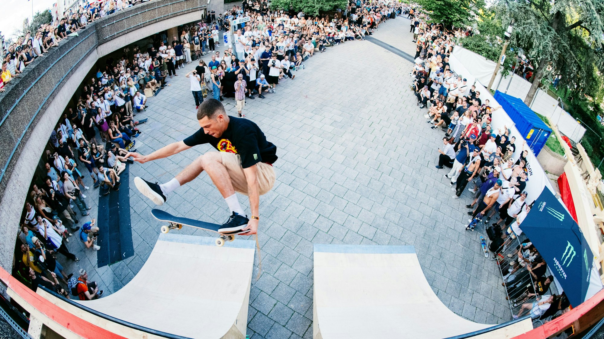 Zum zweiten Mal findet das Huber All Terrain Skate Fest in Köln statt. Am 16. und 17. August 2024 über finden Wettbewerbe in der Stadt verteilt statt. Das Finale findet erneut auf dem Ebertplatz (Foto) statt.