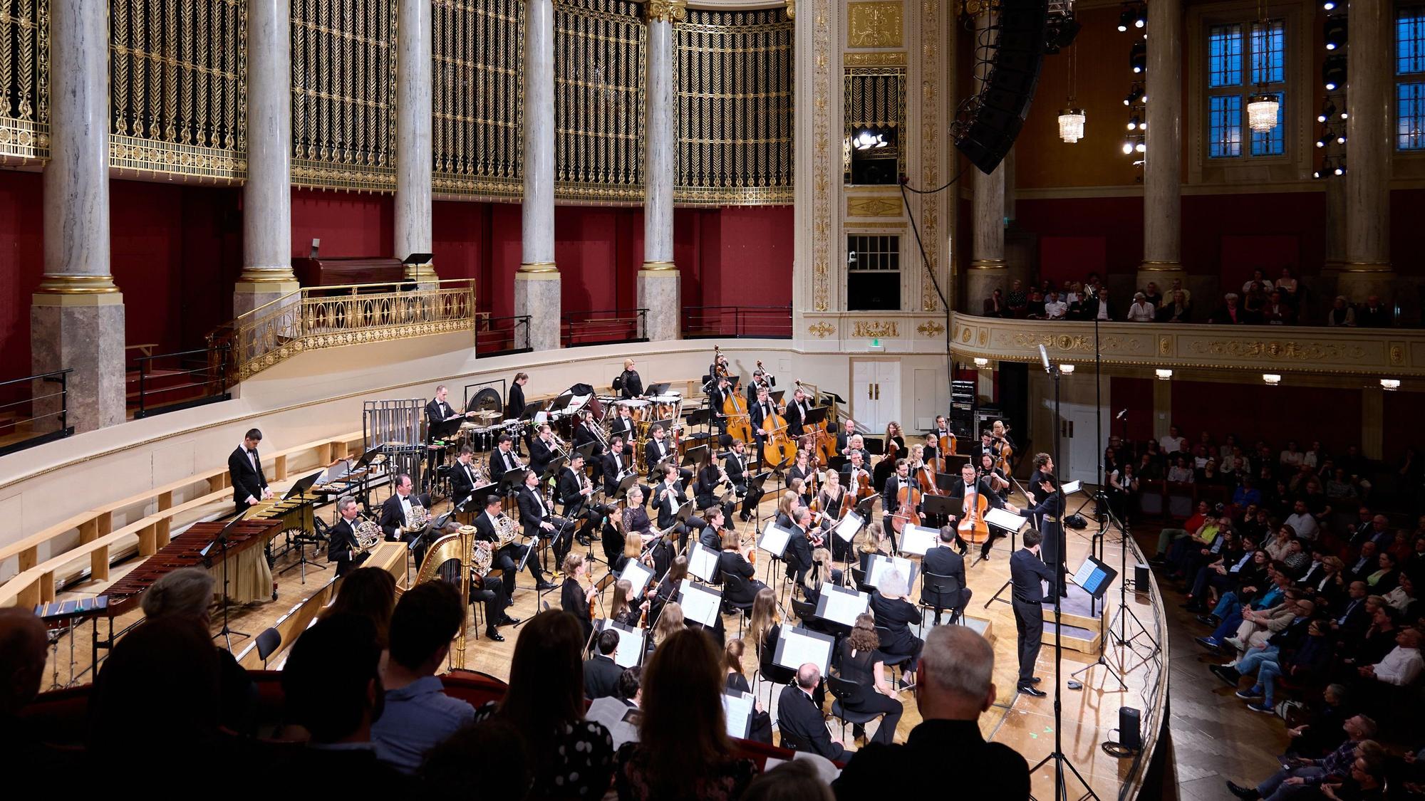 Das Kyiv Symphony Orchestra bei einem Auftritt in Wien.