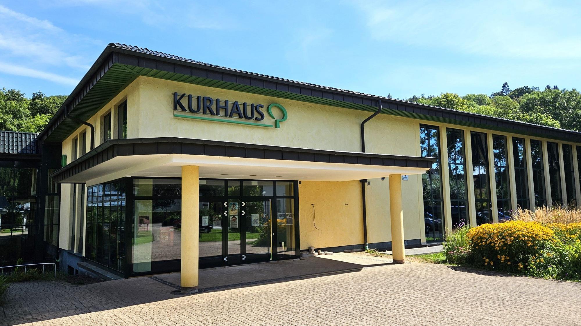 Blick auf den Eingangsbereich des Kurhauses.