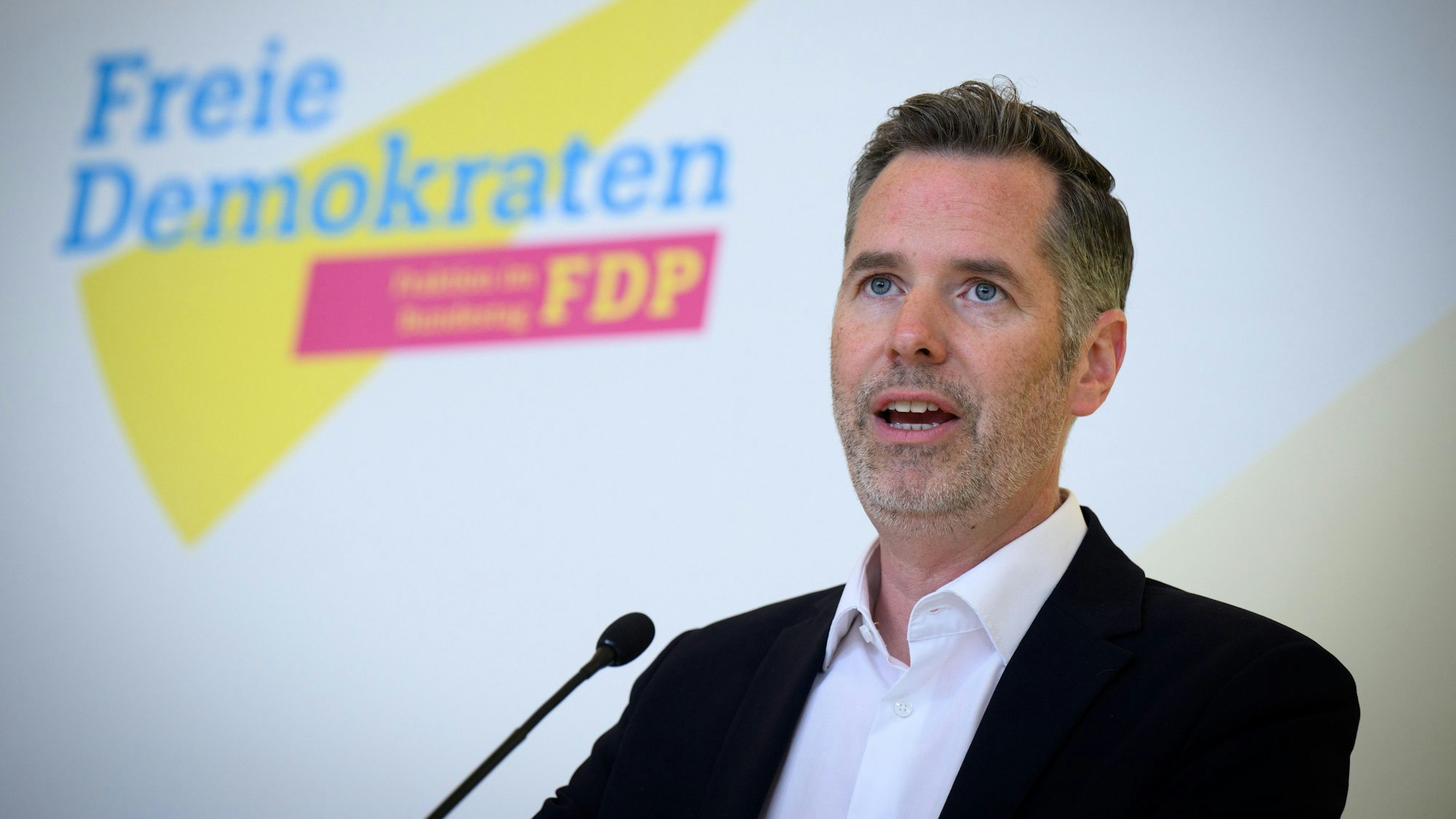 Christian Dürr, Vorsitzender der FDP-Bundestagsfraktion, äußert sich anlässlich einer Sitzung der Bundestagsfraktion der Freien Demokraten im Deutschen Bundestag.