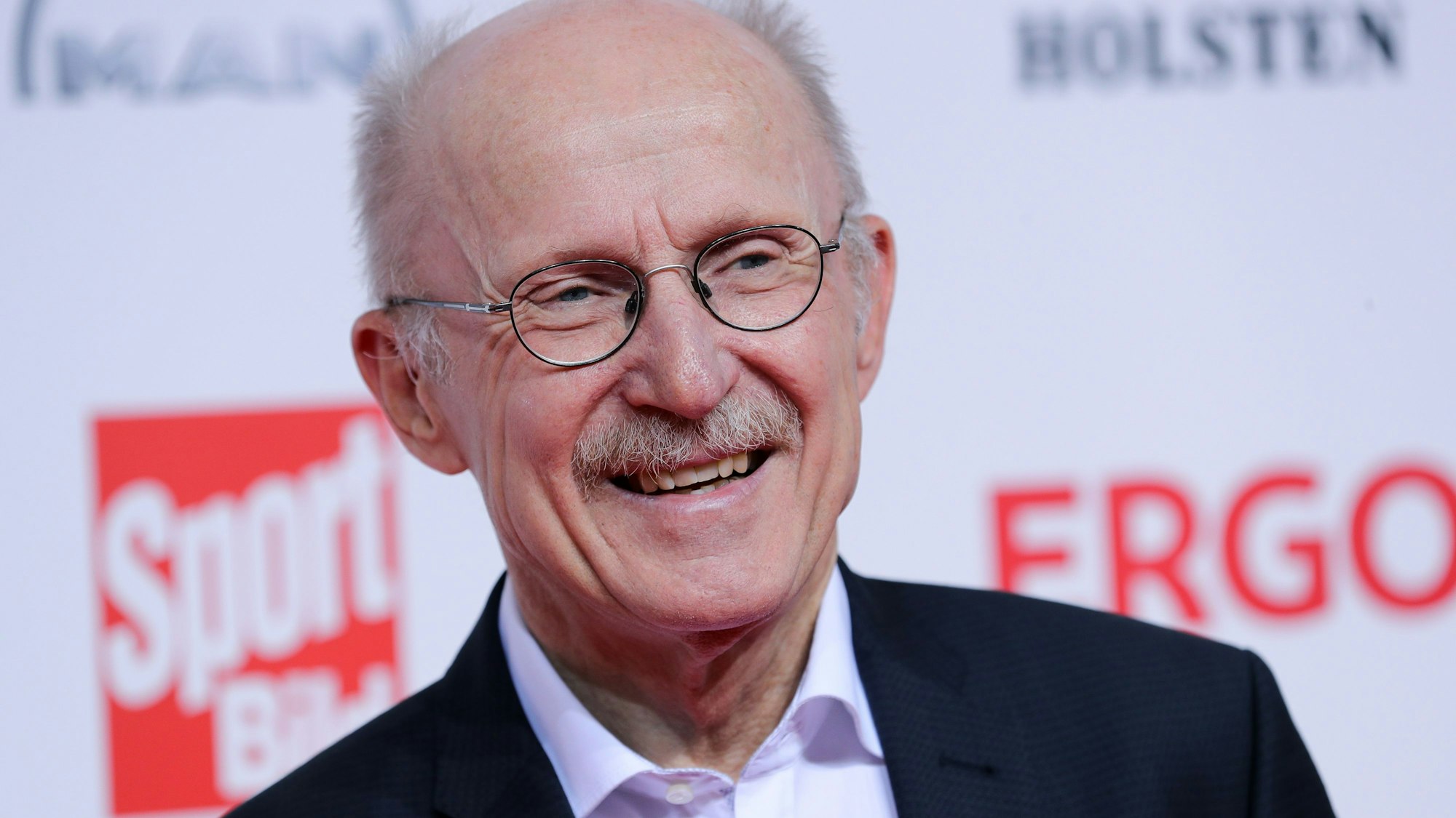 Willi Lemke, ehemaliger UN-Sonderberater für Sport und früherer Bundesliga-Manager, kommt zur Verleihung des „Sport Bild Award 2018“.