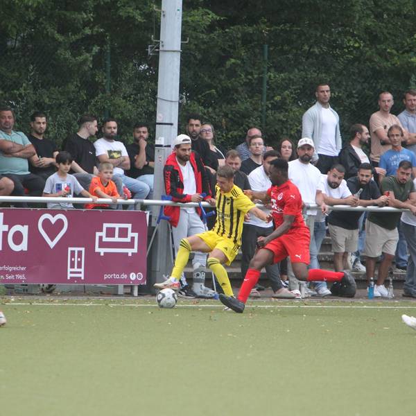 Jonas Degenhart (links) und Aloy Ihenacho
