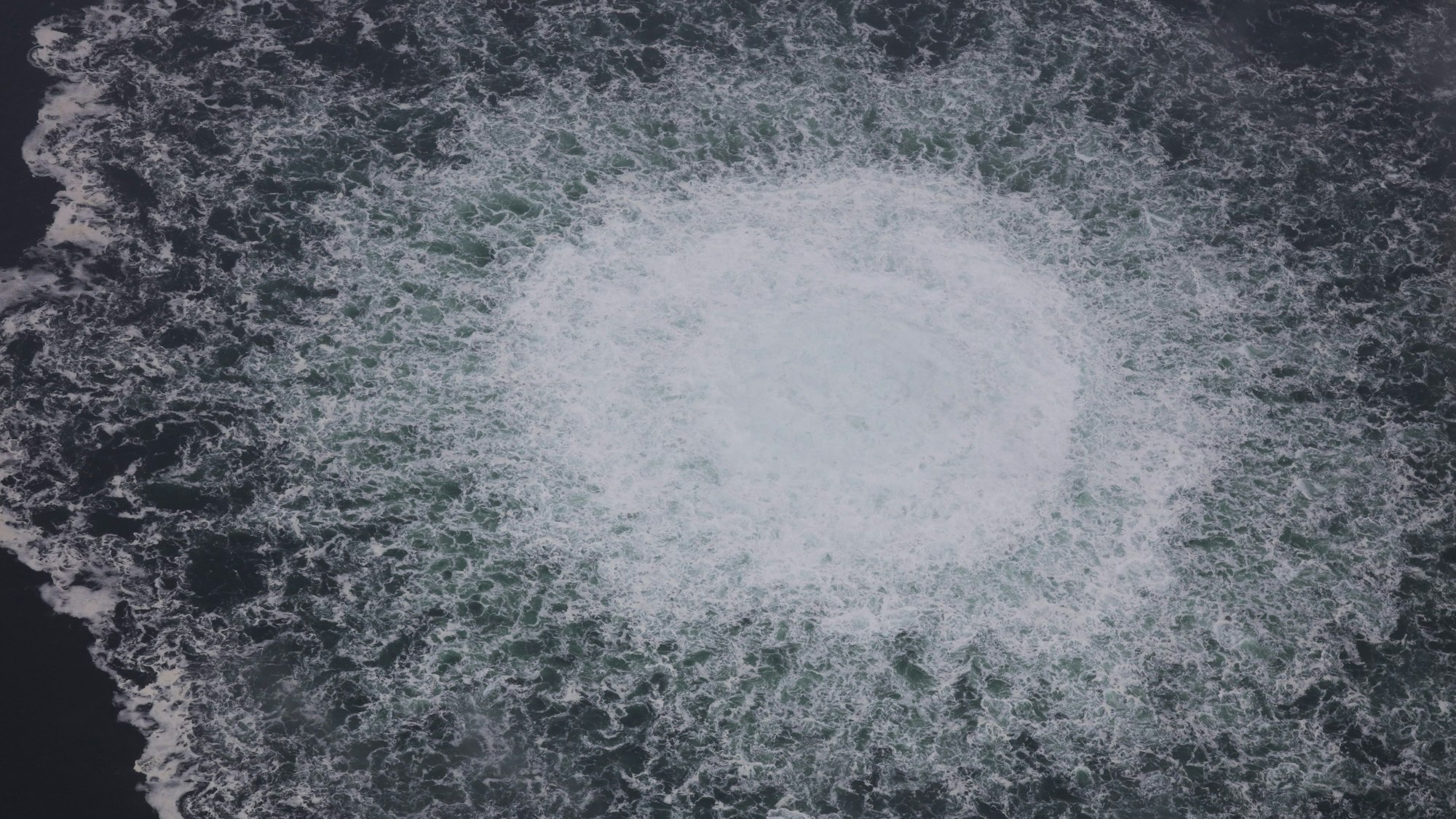 Das Nord Stream 1-Gasleck in der Ostsee, fotografiert aus einem Flugzeug der schwedischen Küstenwache. (Archiv)