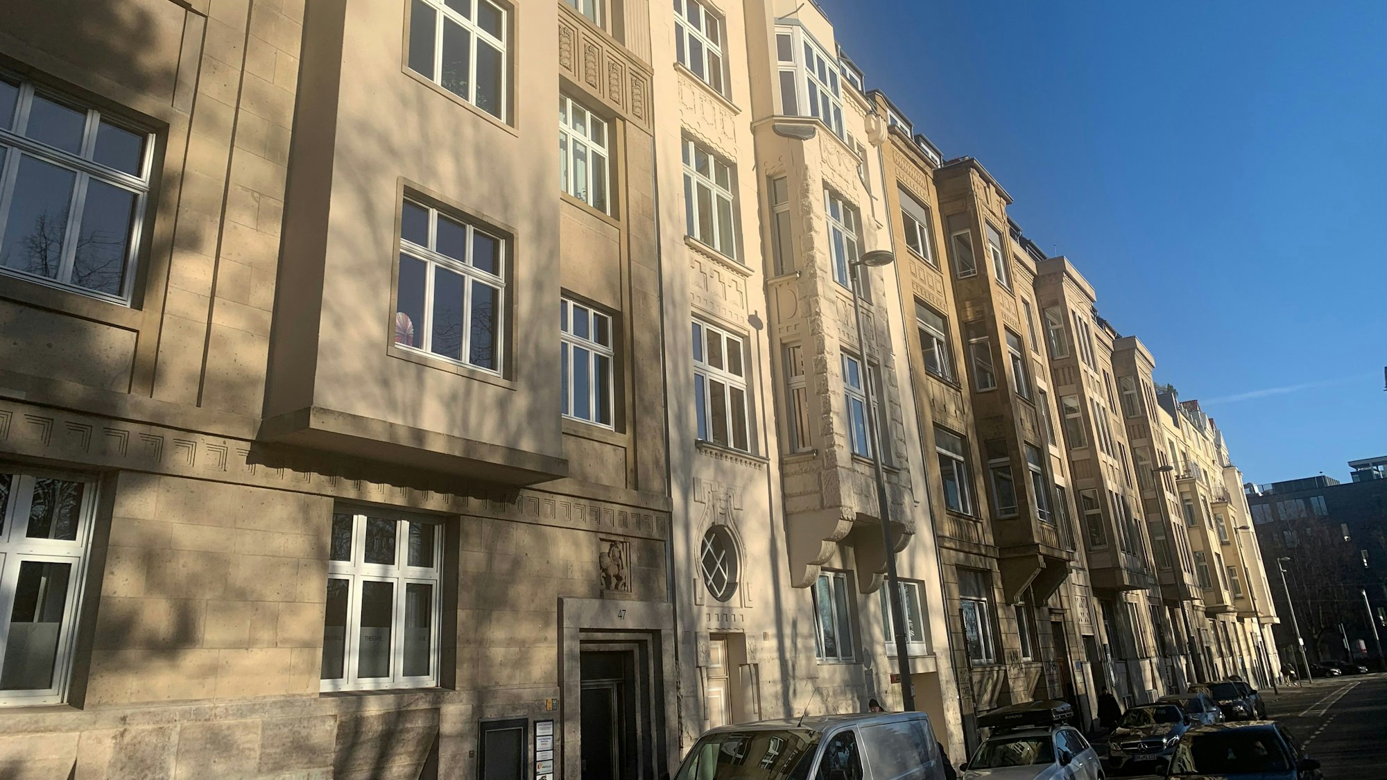 Eine Häuserzeile in der Kölner Südstadt.