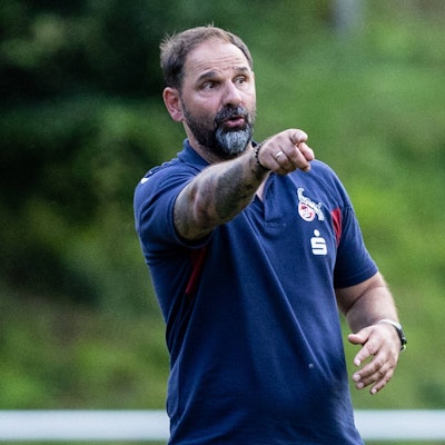 Testspiel: 1. FC Köln U19 - SV Elversberg Sportschule Hennef 10.07.2024 Stefan Ruthenbeck 1.FC Köln U19, Cheftrainer Testspiel: 1. FC Köln U19 - SV Elversberg Sportschule Hennef 10.07.2024 *** Test match 1 FC Köln U19 SV Elversberg Sportschule Hennef 10 07 2024 Stefan Ruthenbeck 1 FC Köln U19, Head Coach Test match 1 FC Köln U19 SV Elversberg Sportschule Hennef 10 07 2024 Copyright: xBEAUTIFULxSPORTS/Buriakovx
