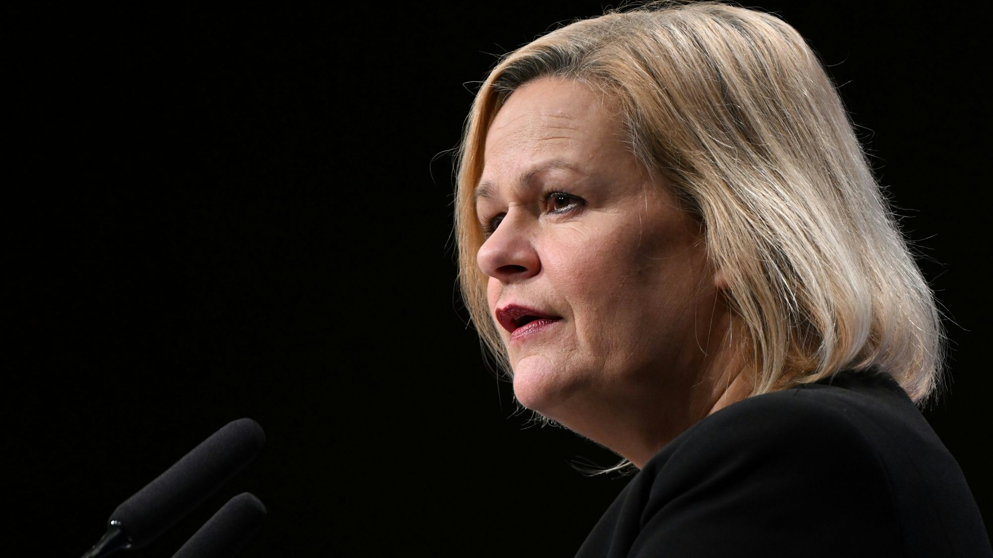 Bundesinnenministerin Nancy Faeser (SPD) steht nach der vorläufigen Aufhebung des „Compact“-Verbots in der Kritik. (Archivbild)