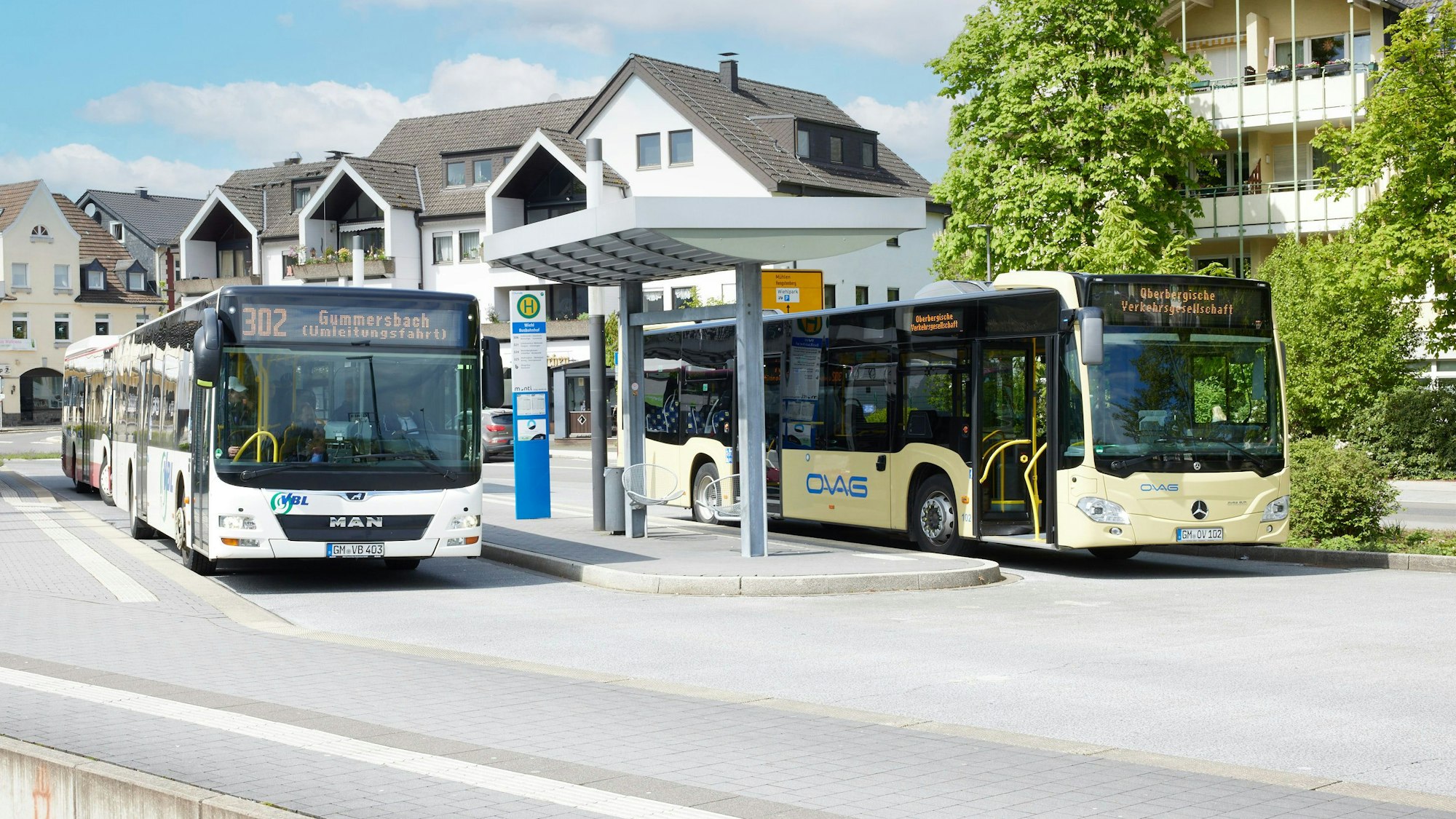 Ovag-Busse am Wiehler Busbahnhof
