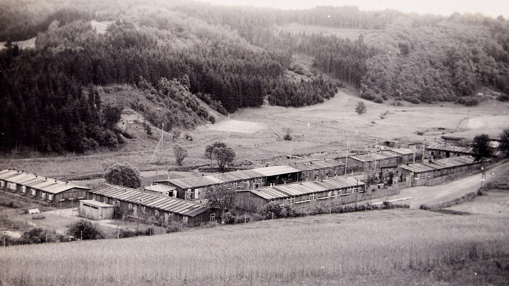 Ein altes Foto zeigt den Blick auf das Lager.