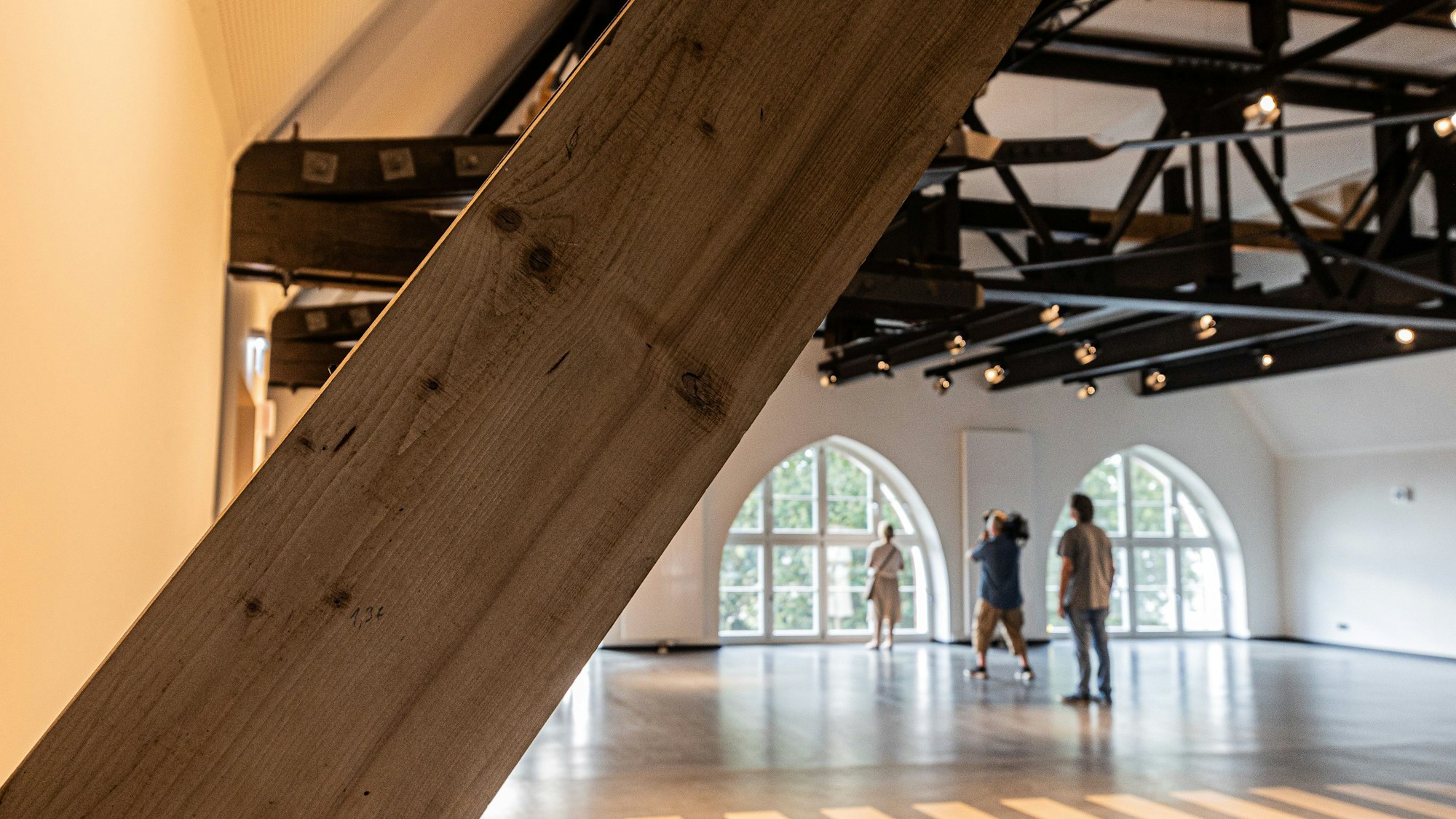 Die neue Aula unter dem Dach.