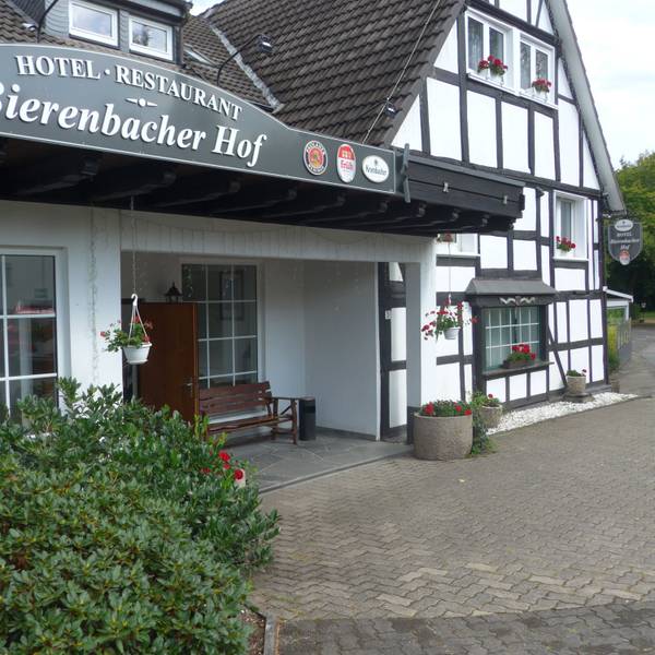 Die Küche im Bierenbacher Hof ist bodenständig. Vor allem Schnitzel-Freunde finden hier eine reiche Auswahl.
