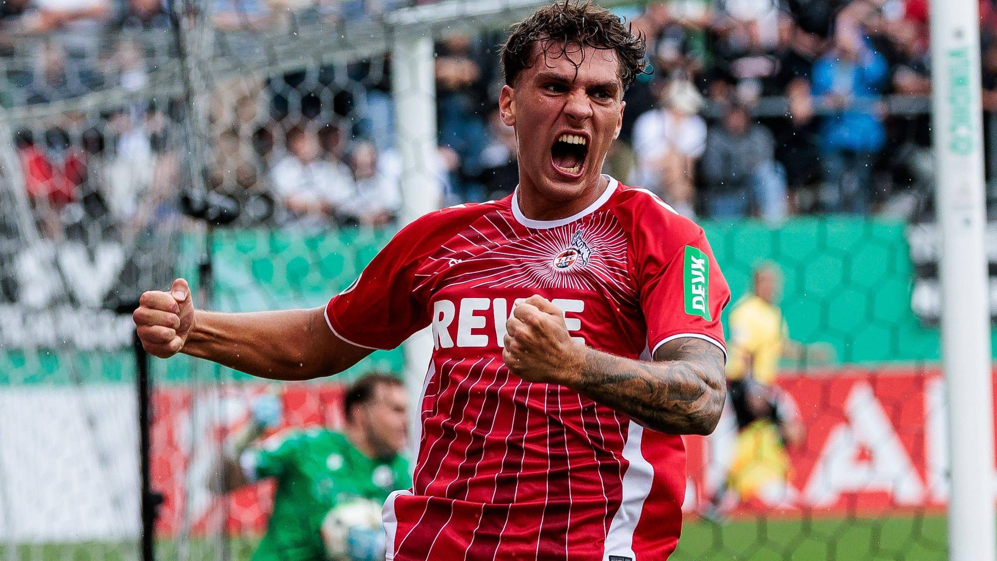 Tor-Premiere als Profi: FC-Innenverteidiger Julian Pauli bejubelt seinen Kopfballtreffer zum 1:0.