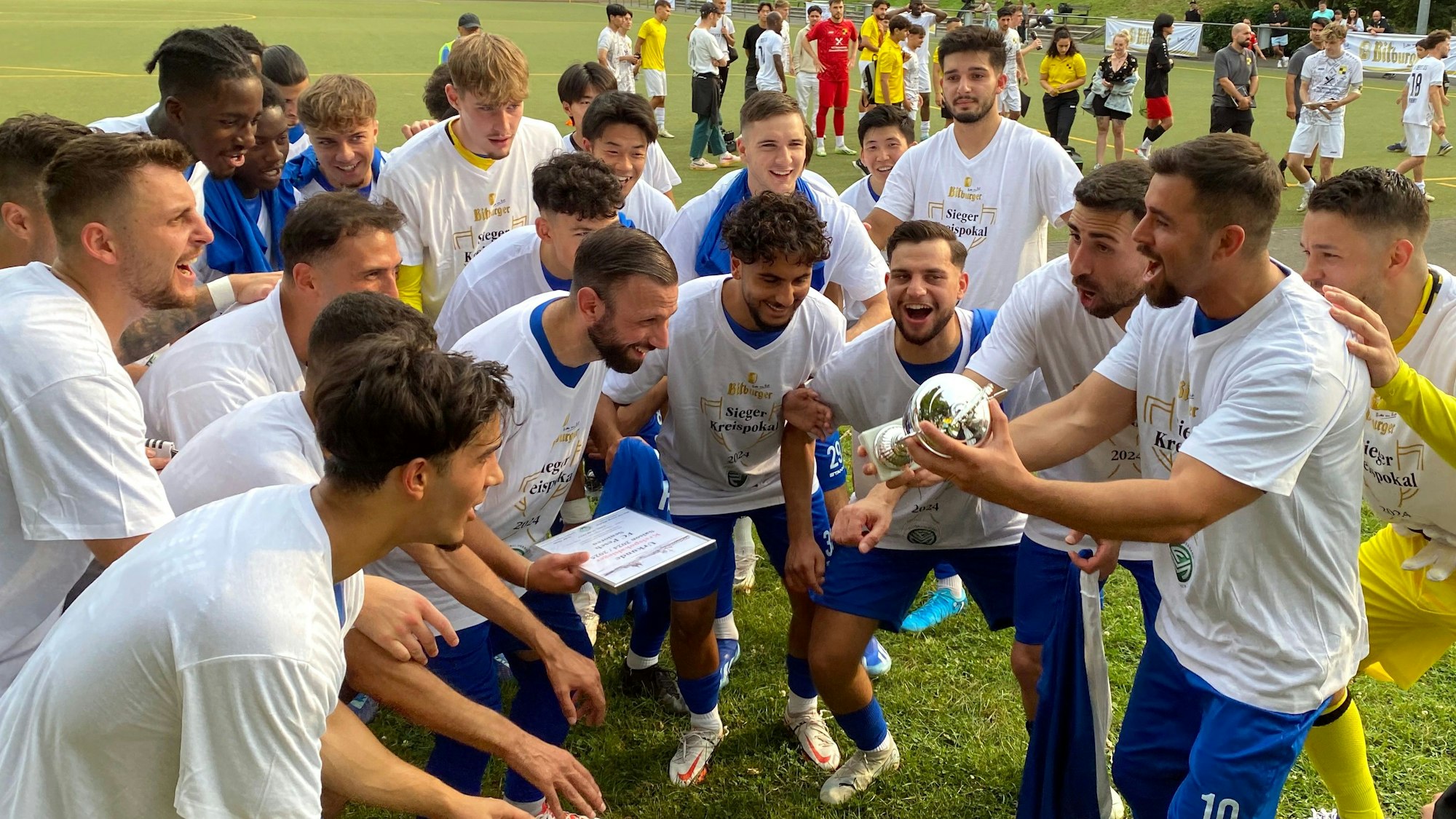 18.08.2024, Fussball-Pokal-FC Pesch-Deutz 05
Sieger FC Pesch
Foto: Uli Herhaus