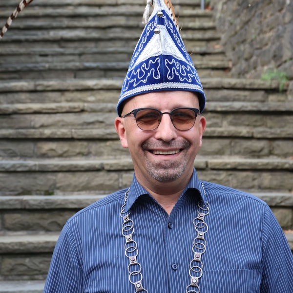 Patrick Pfaffenholz ist neuer Prinz in der Gemeinde Morsbach. Jetzt hat die örtliche KG den gebürtigen Kölner dem Narrenvolk vorgestellt.