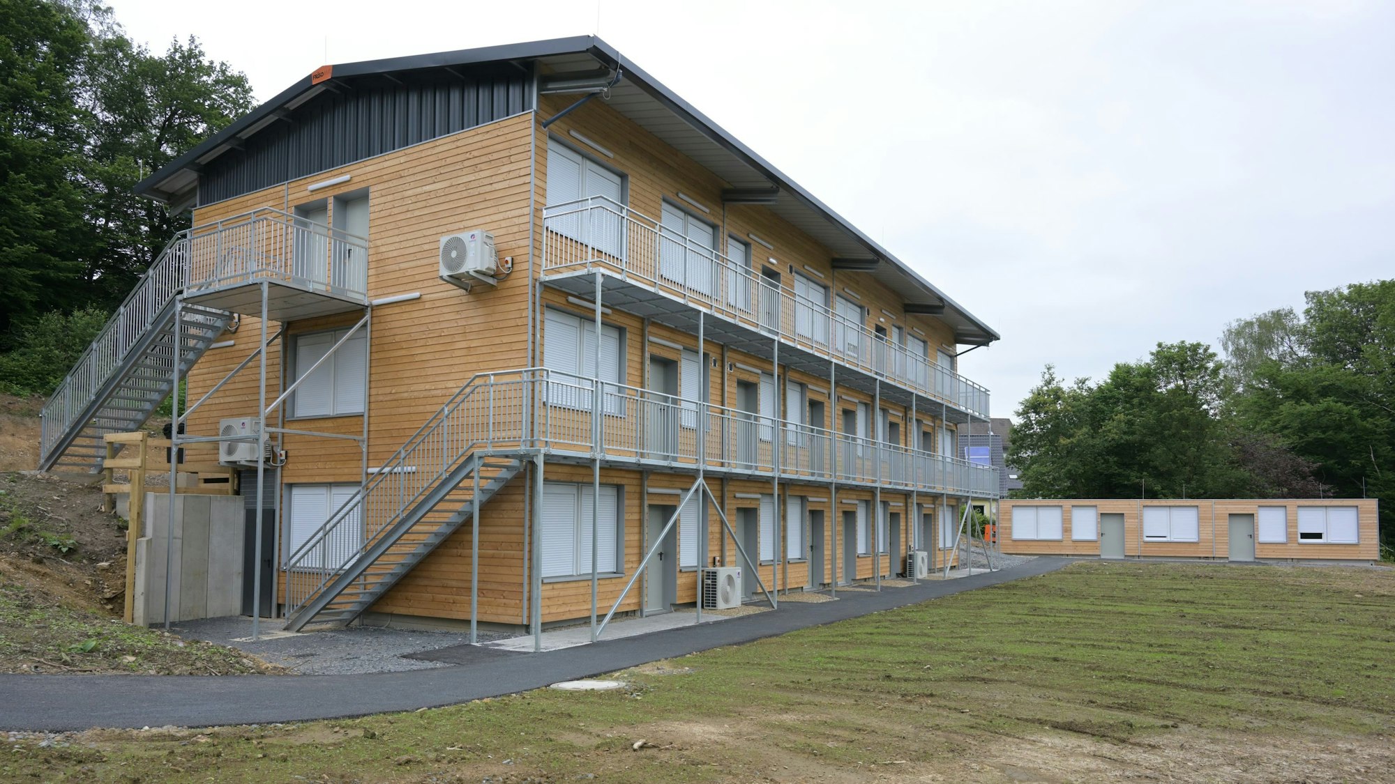 Das Foto zeigt die neue Sammelunterkunft für Geflüchtete in Kürten.