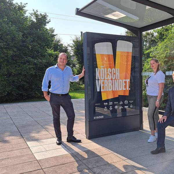 Heinrich Philipp Becker, Melanie Schwartz und Alexander Rolff (v.l.n.r.) vom Vorstand des Kölner Brauerei-Verbandes präsentieren die Kampagne.