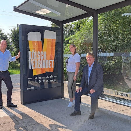 Heinrich Philipp Becker, Melanie Schwartz und Alexander Rolff (v.l.n.r.) vom Vorstand des Kölner Brauerei-Verbandes präsentieren die Kampagne.