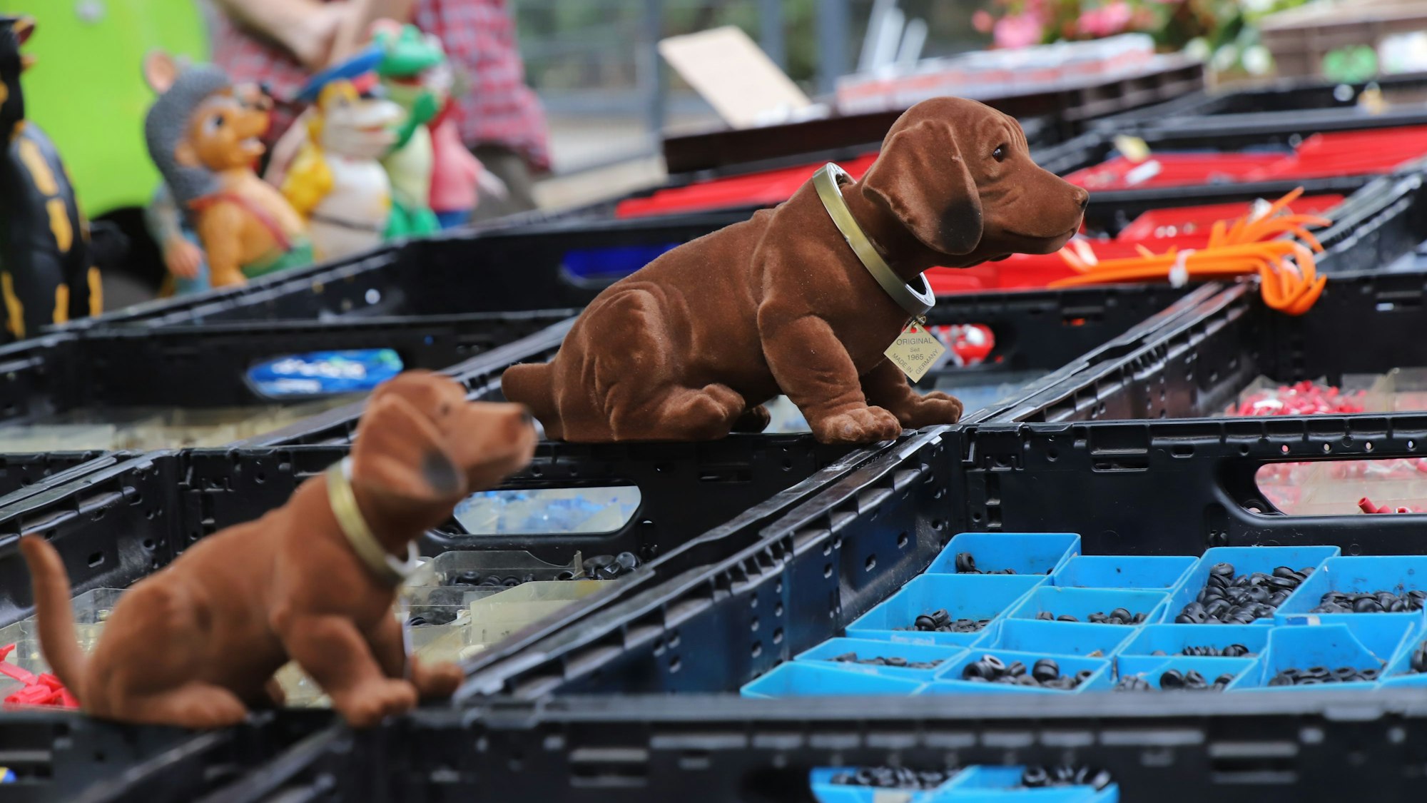 Classic Cars Treffen in Niederkassel: Zwei Wackeldackel.