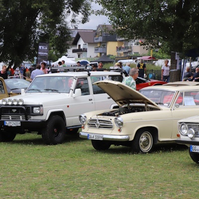 Ob Pickup, Jeep oder Limousine: Eine große Bandbreite an historischen Fahrzeugen war in Mondorf zu sehen.