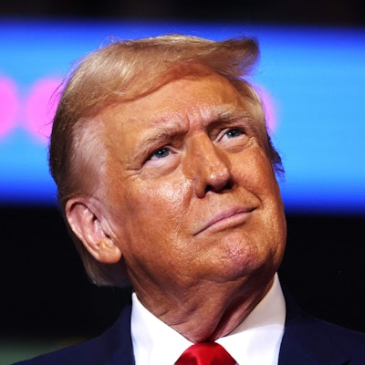 Der republikanische Präsidentschaftskandidat und ehemalige US-Präsident Donald Trump spricht bei einer Wahlkampfveranstaltung in Wilkes-Barre.