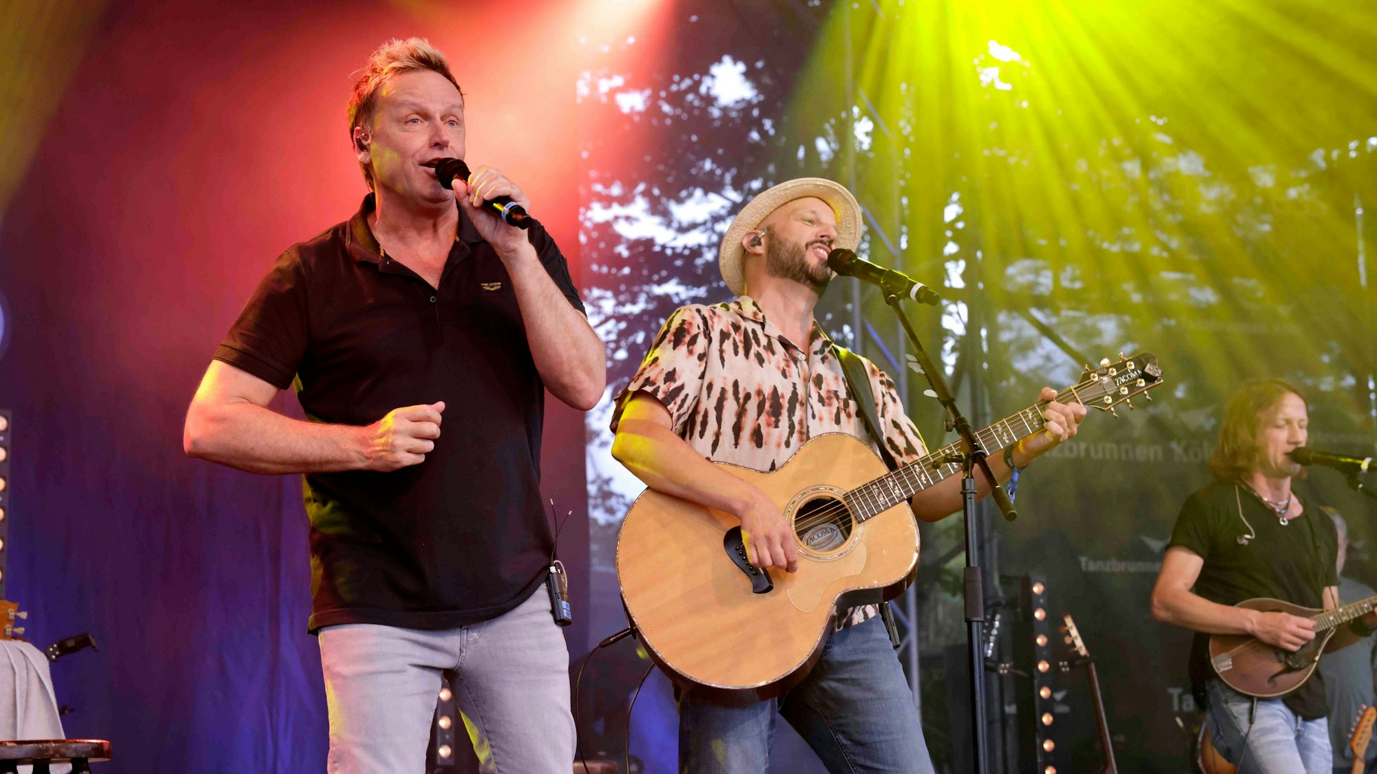 Bläck Föööss spielt am Tanzbrunnen Tanzbrunnen.