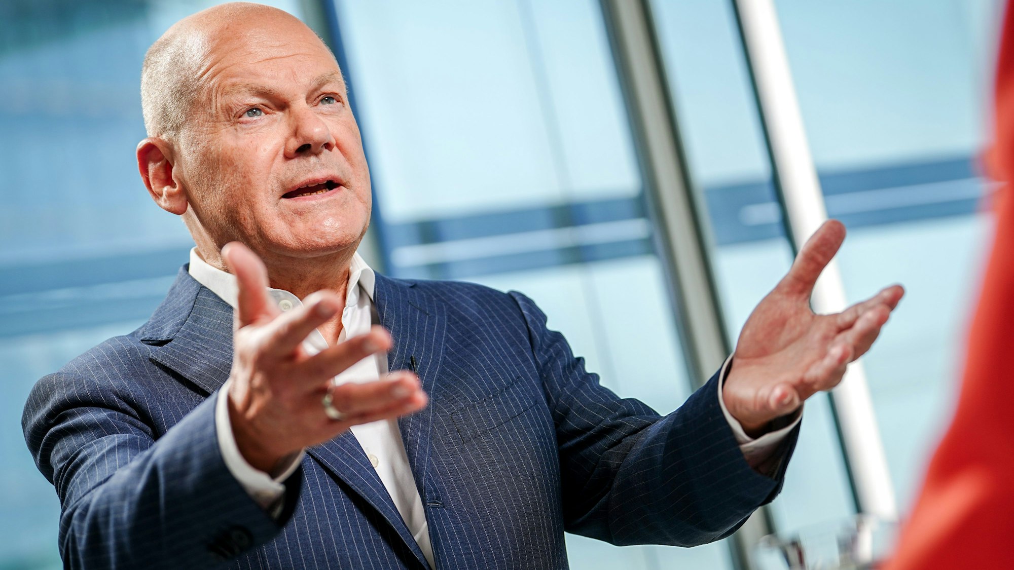 20.08.2024, Berlin: Bundeskanzler Olaf Scholz (SPD) gibt bei Sat.1 ein Interview für die Sendung :newstime spezial - «Wo steht Deutschland? Fragen an Bundeskanzler Olaf Scholz».