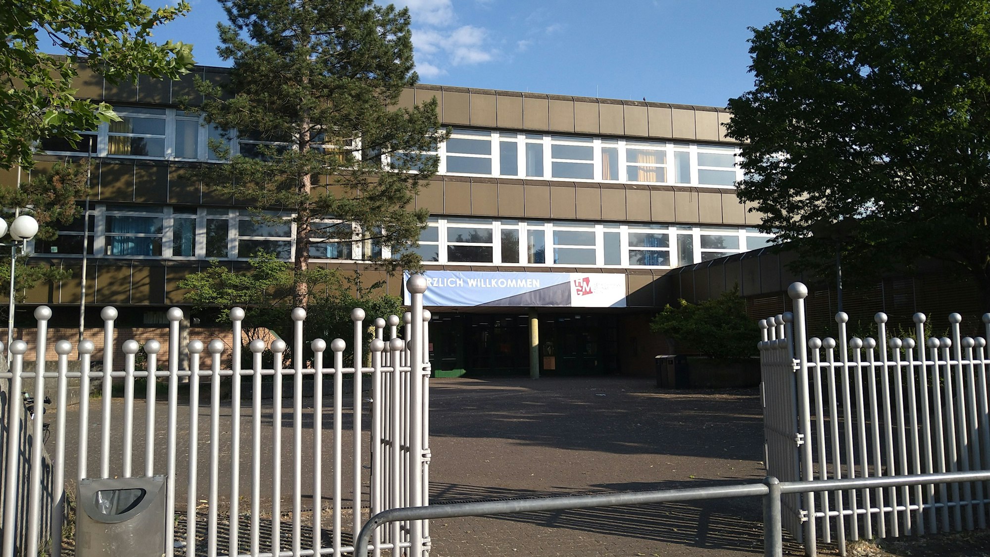 Das Heinrich-Mann-Gymnasium in Chorweiler