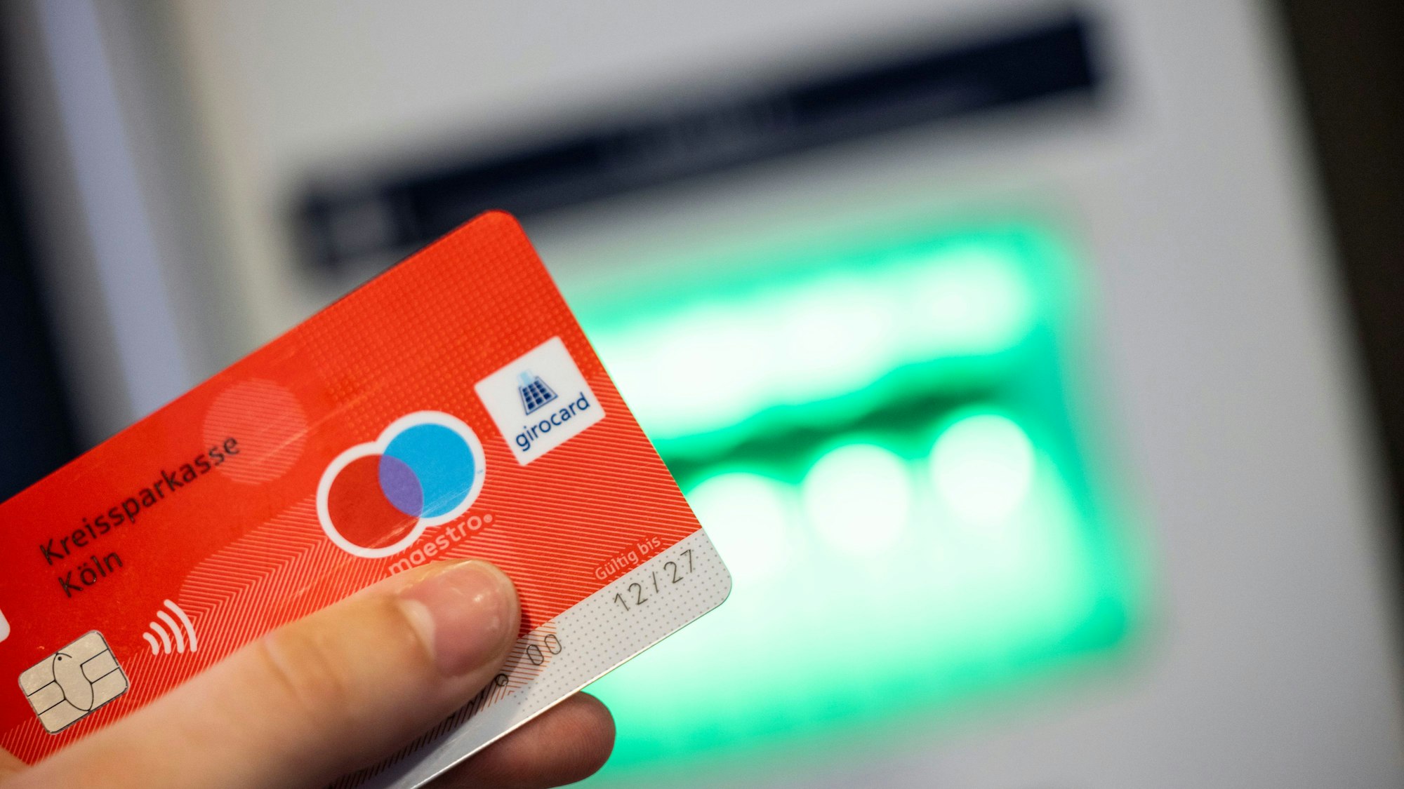 Wem die Bankkarte verloren geht oder sie gestohlen wird, sollte sie schnellstmöglich sperren lassen.