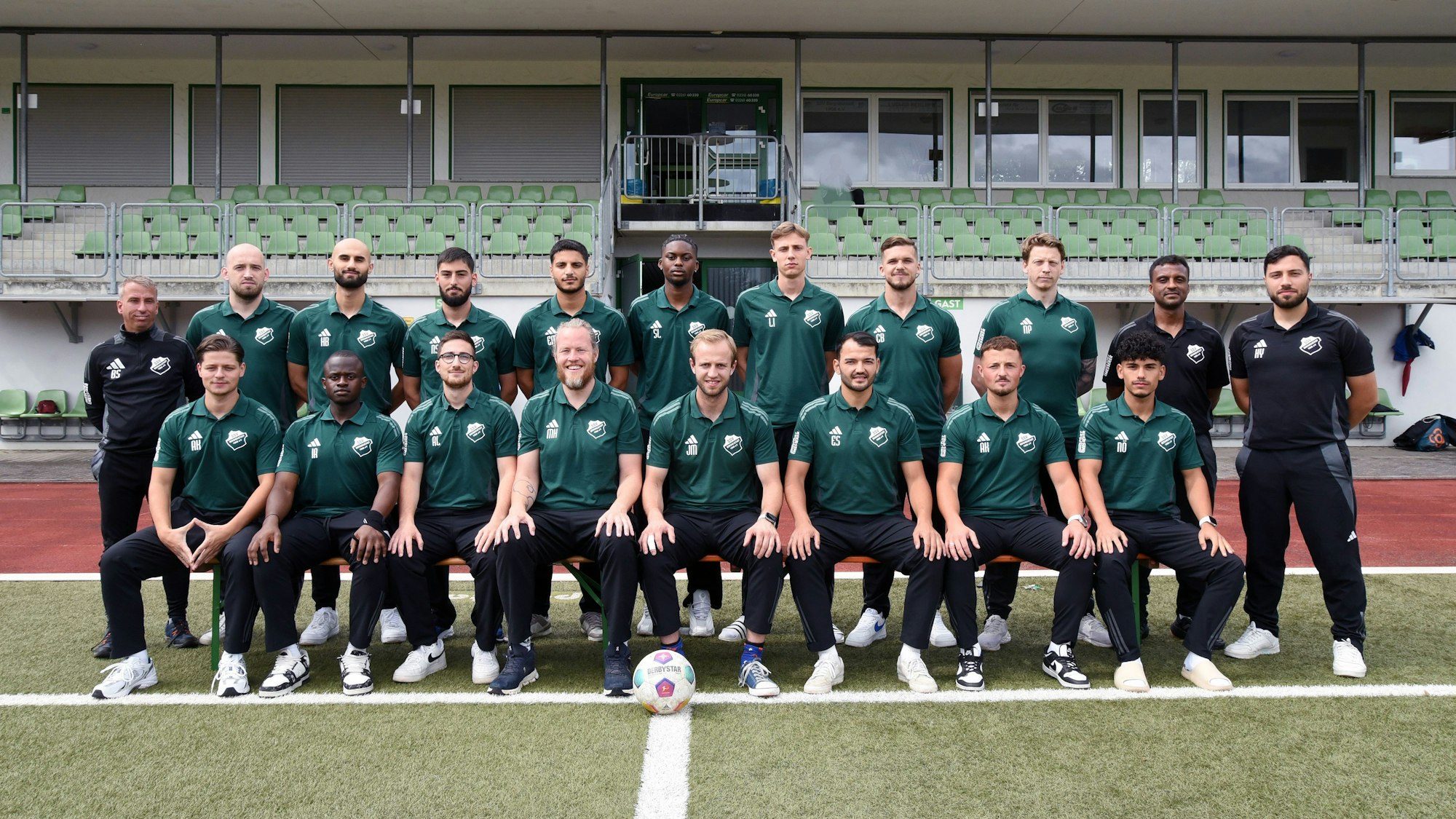 Mannschaftsfoto des SSV Bergneustadt der Saison 2024/25.