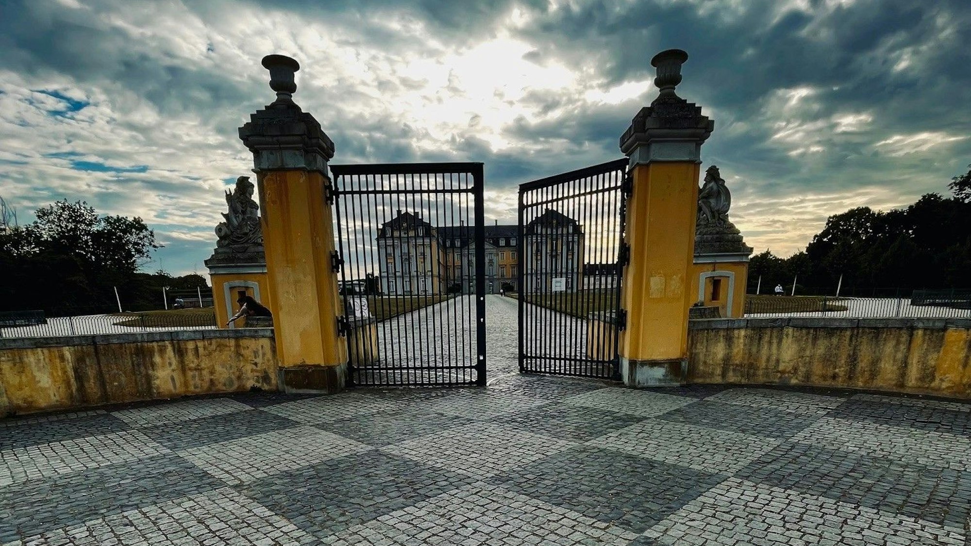 Haupteingang des Schlosses Augustusburg in Brühl