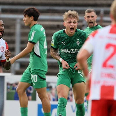 SC Fortuna Köln vs. Borussia Mönchengladbach II, 4.Liga, Arnold Budimbu (Fortuna) jubelt über sein Tor zum 2:0, 23.08.2024, Bild: Herbert Bucco