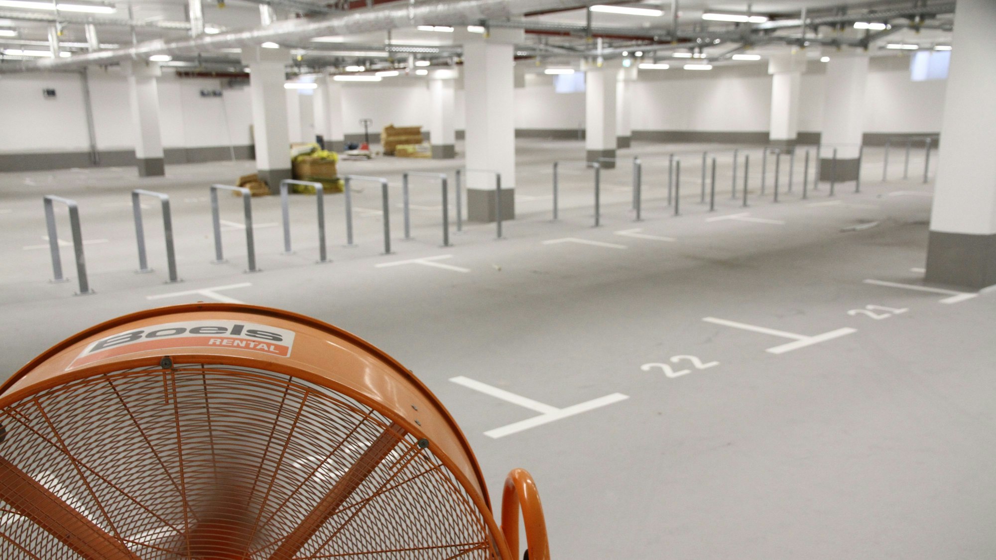 Kaiser-Carré an der Siegburger Kaiserstraße, Tiefgargae