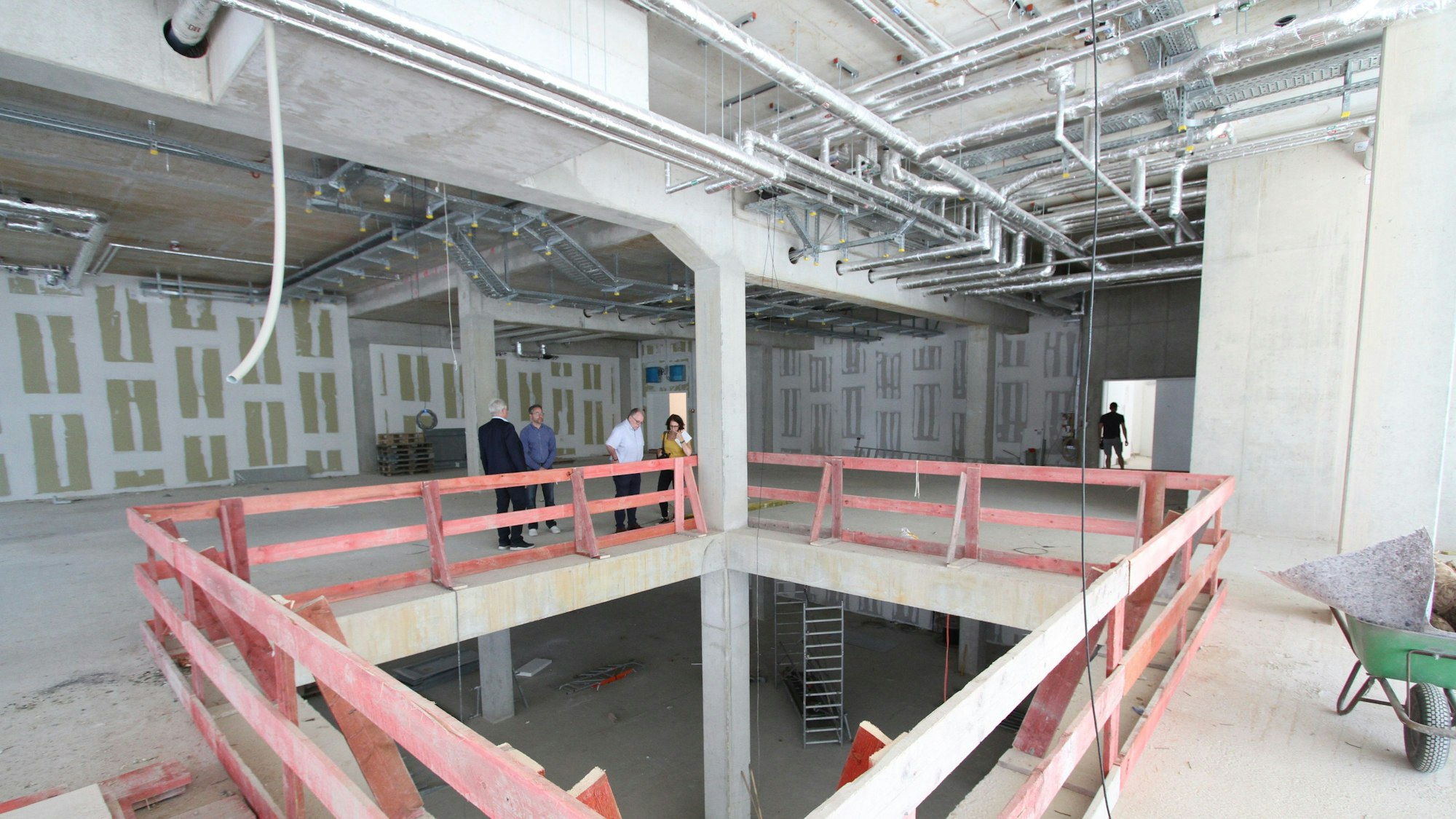 Blick in den Rohbau eines Wohn- und Geschäftshauses