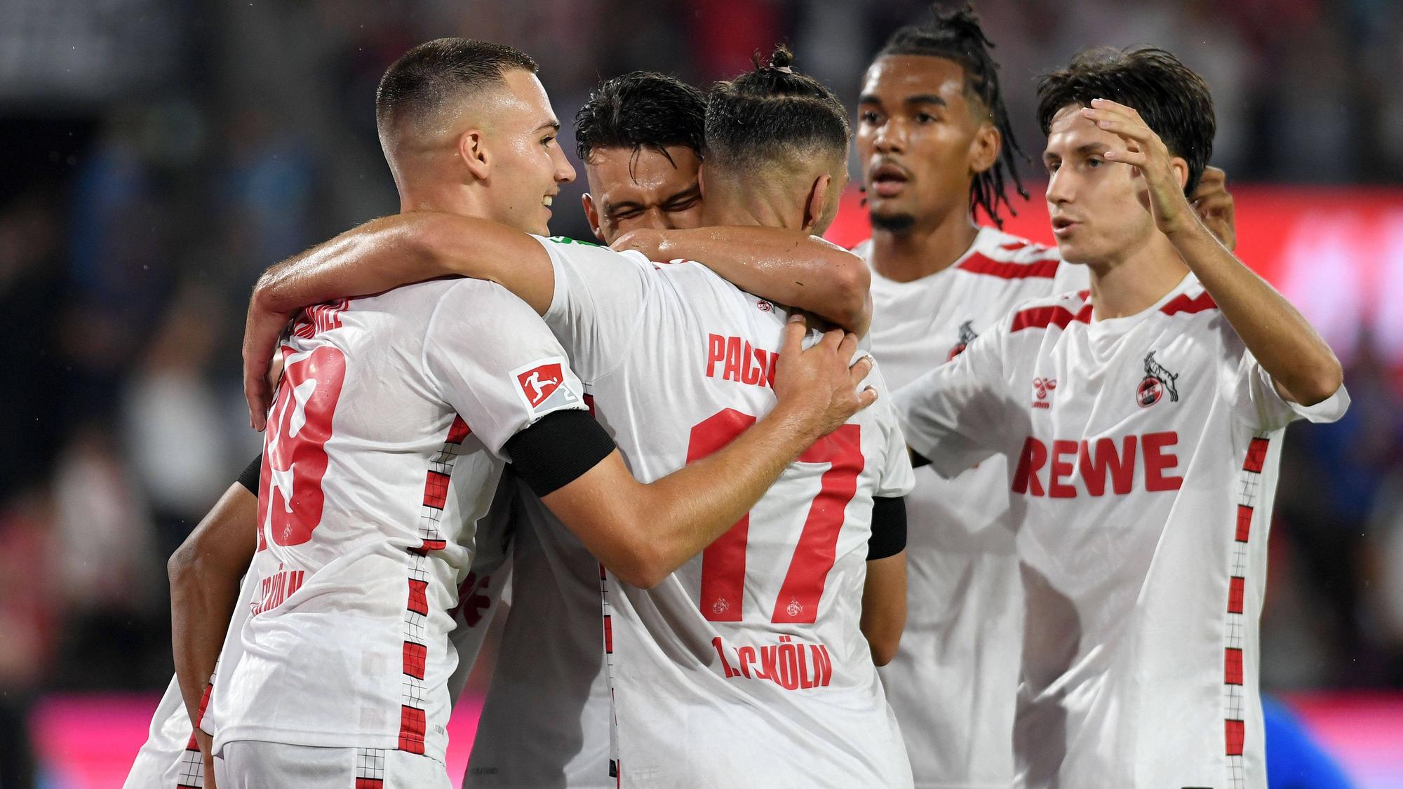 Koeln, Deutschland, 24.08.24: Dejan Ljubicic 1. FC Köln Torjubel, jubelt mit seiner Mannschaft nach dem Treffer zum 2:0 waehrend des Spiels der 2. Bundesliga zwischen 1. FC Koeln vs Eintracht Braunschweig im Rhein-Energie-Stadion am 24. August 2024 in Koeln,
