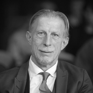 Es ist Christoph Daum zu sehen.