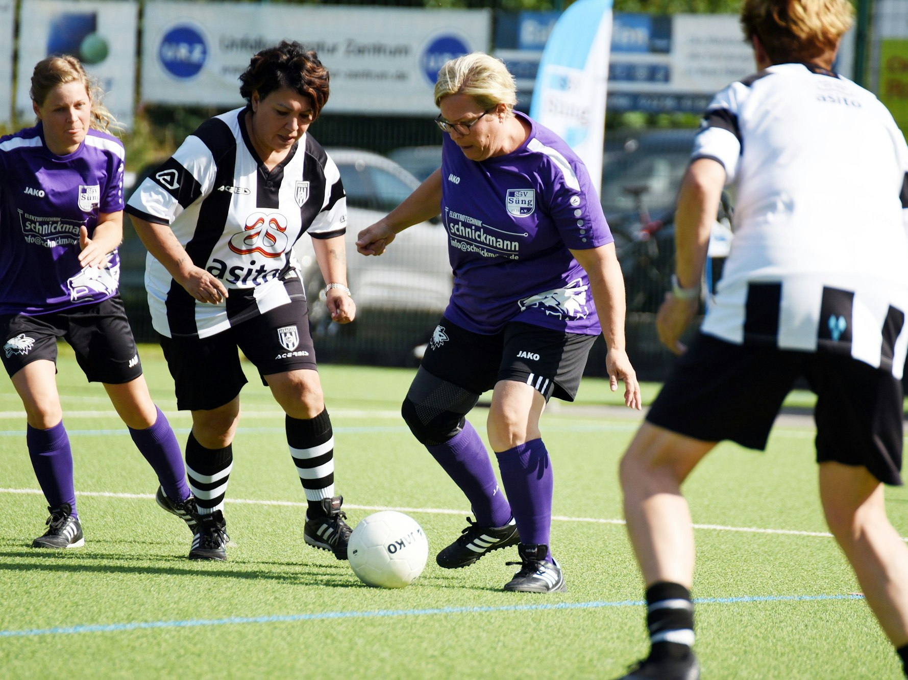 Szene aus der Walking-Football-Begegnung der Fauen zwischen Süng und Almelo.