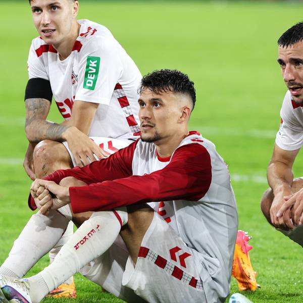 1. FC Köln vs. Eintracht Braunschweig, 3. Spieltag, 24.08.2024, 20.30 Uhr, Jubel nach dem Spiel vor der Südtribüne, Dejan Ljubicic (1. FC Köln), Bild: Herbert Bucco