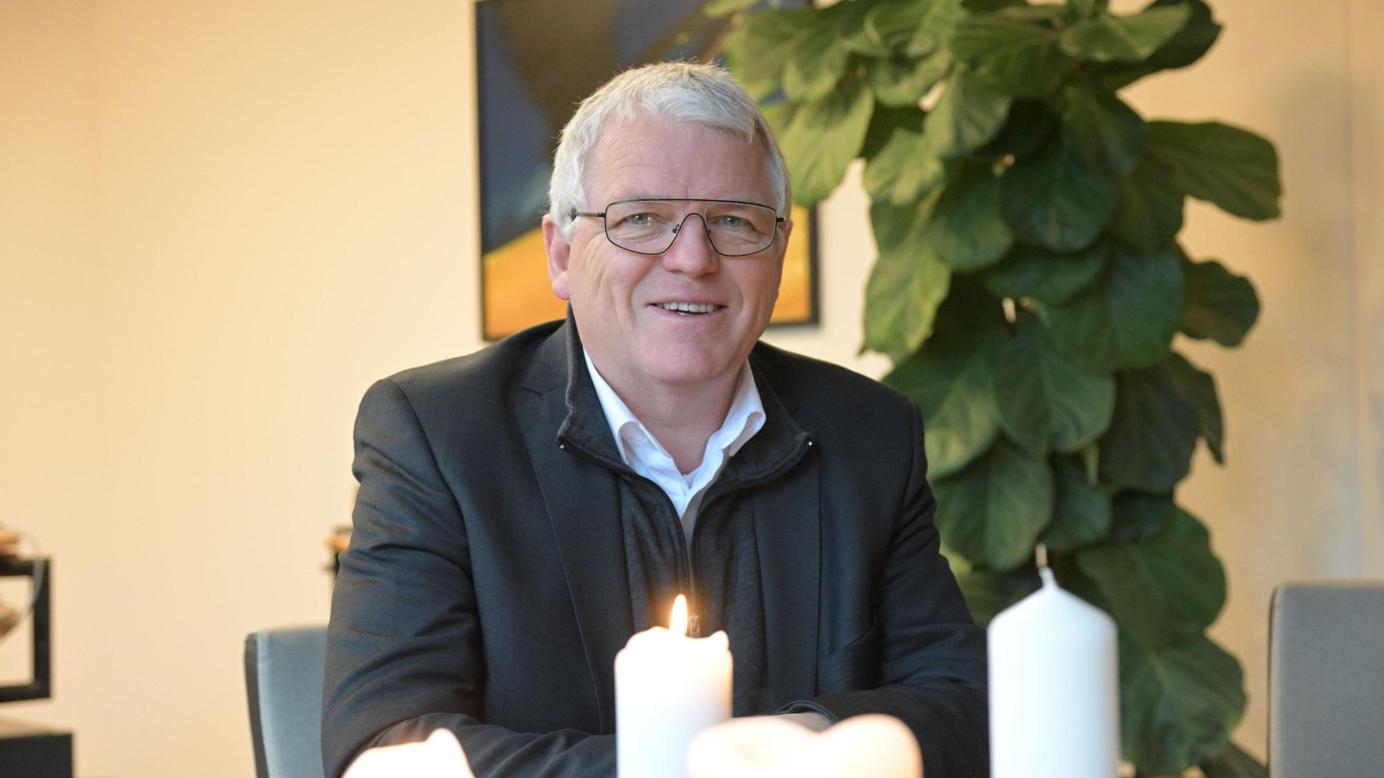 Das Foto zeigt Bürgermeister Willi Heider