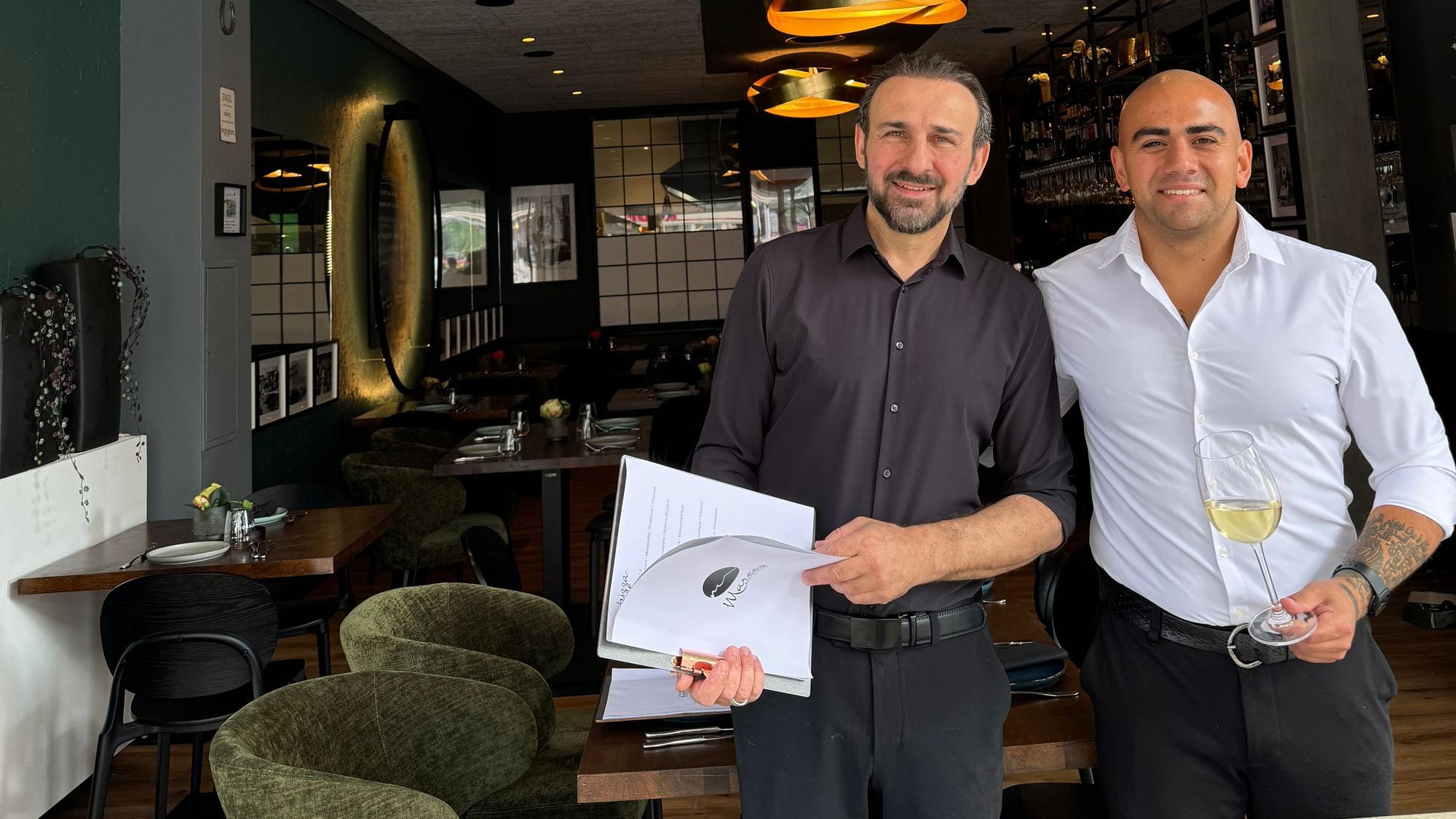 Marco und Dario Sayeed in ihrem neu eröffneten Restaurant in Bensberg, das sie im vergangenen Jahr übernommen und umgebaut haben
