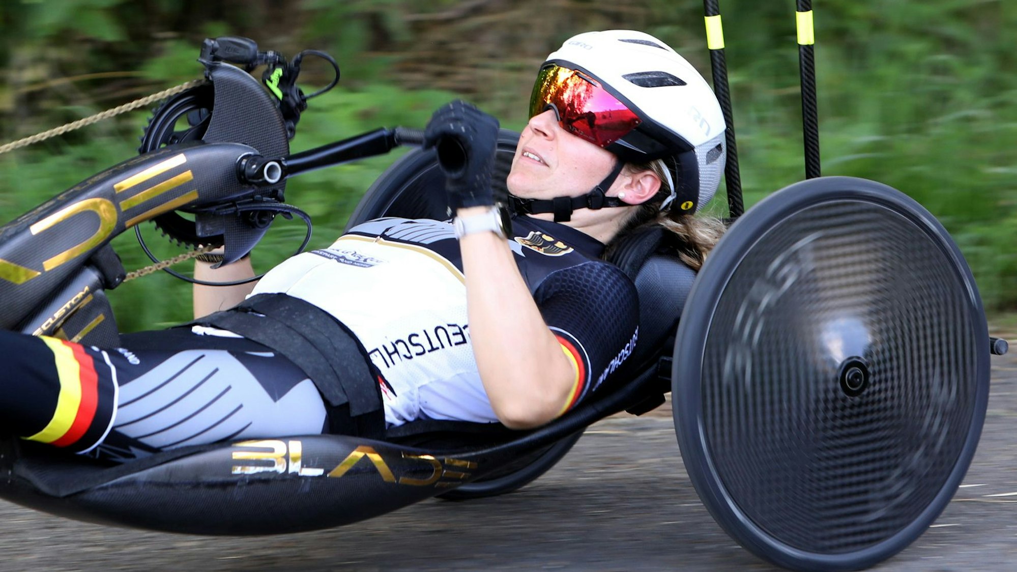 Annika Zeyen-Giles auf ihrer Trainingsstrecke in Hennef.