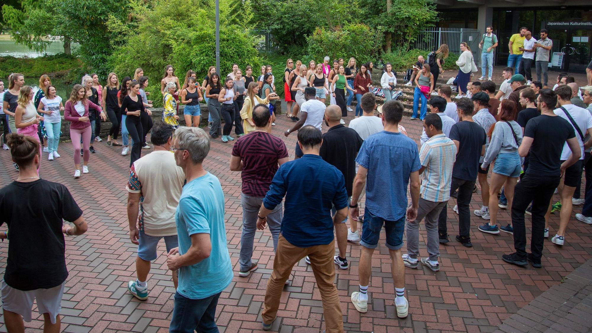 Salsa Workshop am Museum für Ostasiatische Kunst.