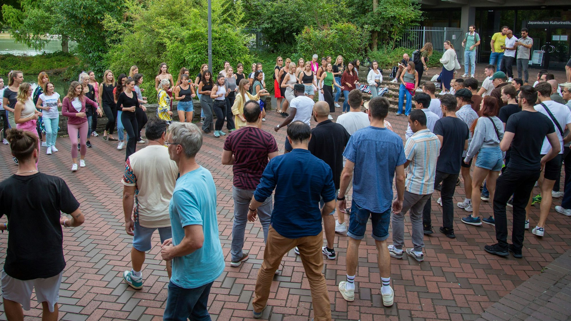 Salsa Workshop am Museum für Ostasiatische Kunst.