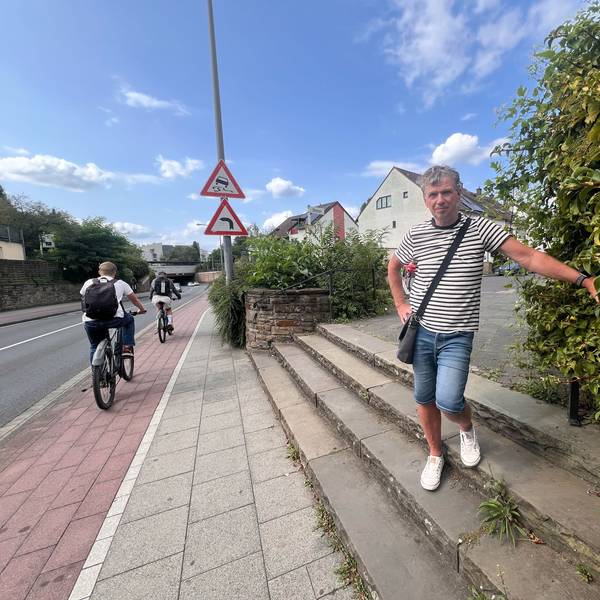 Klaus Stutzer macht sich für eine barrierefreie Ohmstraße stark und hat eine Initiative dafür gegründet.