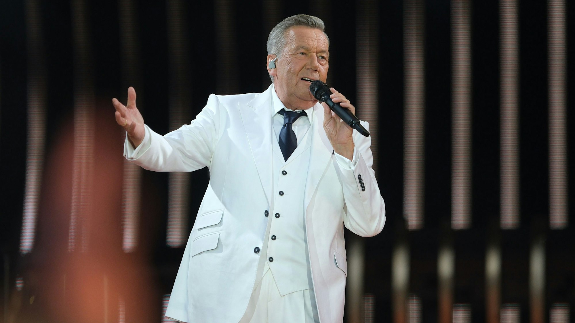 Schlagersänger Roland Kaiser beim Konzert in Köln.