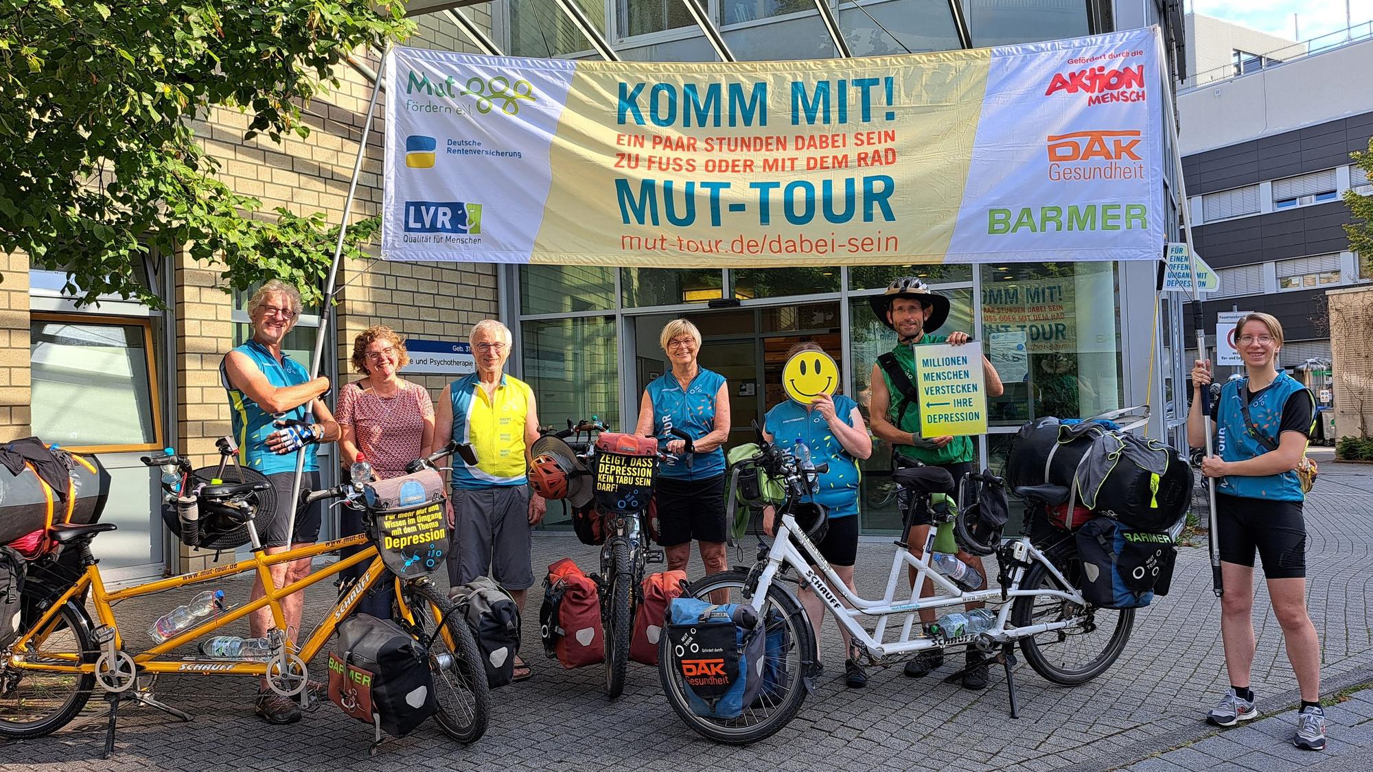 Das Team der Etappe in Köln gemeinsam mit Birgit Lange von der psychiatrischen Tagesklinik (2.v.l.)
