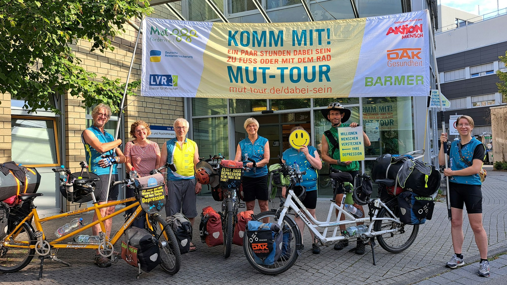 Das Team der Etappe in Köln gemeinsam mit Birgit Lange von der psychiatrischen Tagesklinik (2.v.l.)