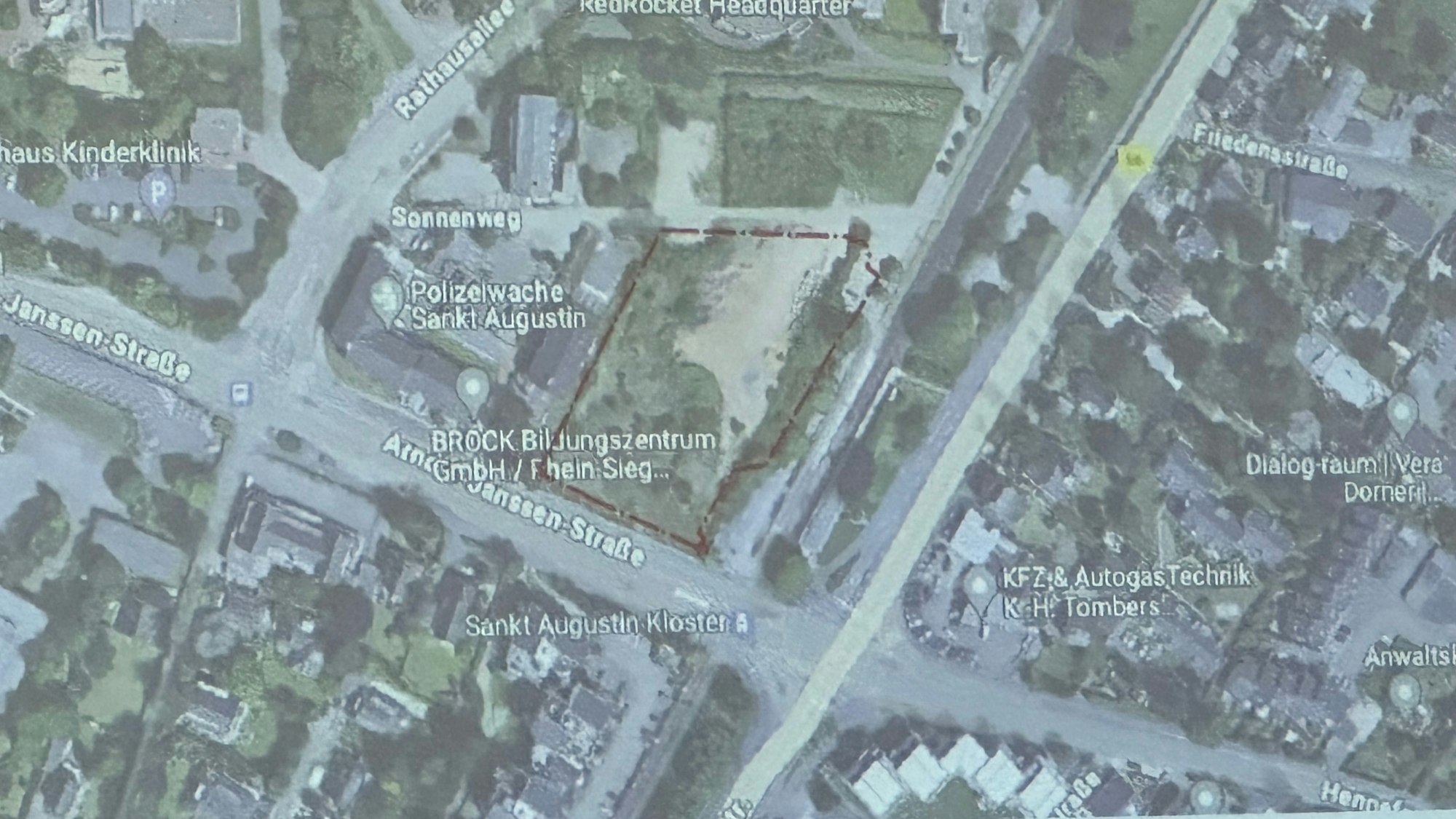 Eine Karte zeigt, wo das Grundstück von Bechtle an der Arnold-Janssen-Straße zu finden ist.