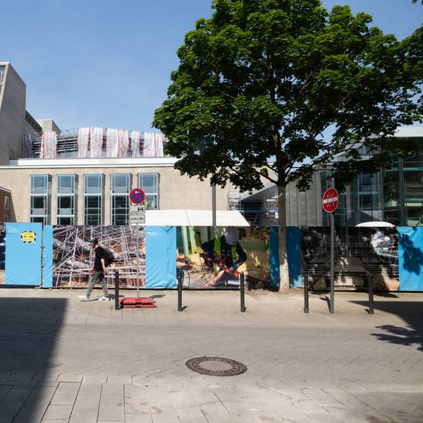 Die Baustelle der Kölner Bühnen am Offenbachplatz.