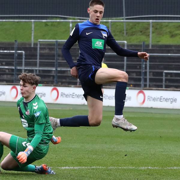 1.FC Köln U19 vs. Hertha BSC Berlin U19, DFB Pokal Halbfinale, links: Alessandro Blazic (1. FC Köln), 03.04.2023, Bild: Herbert Bucco