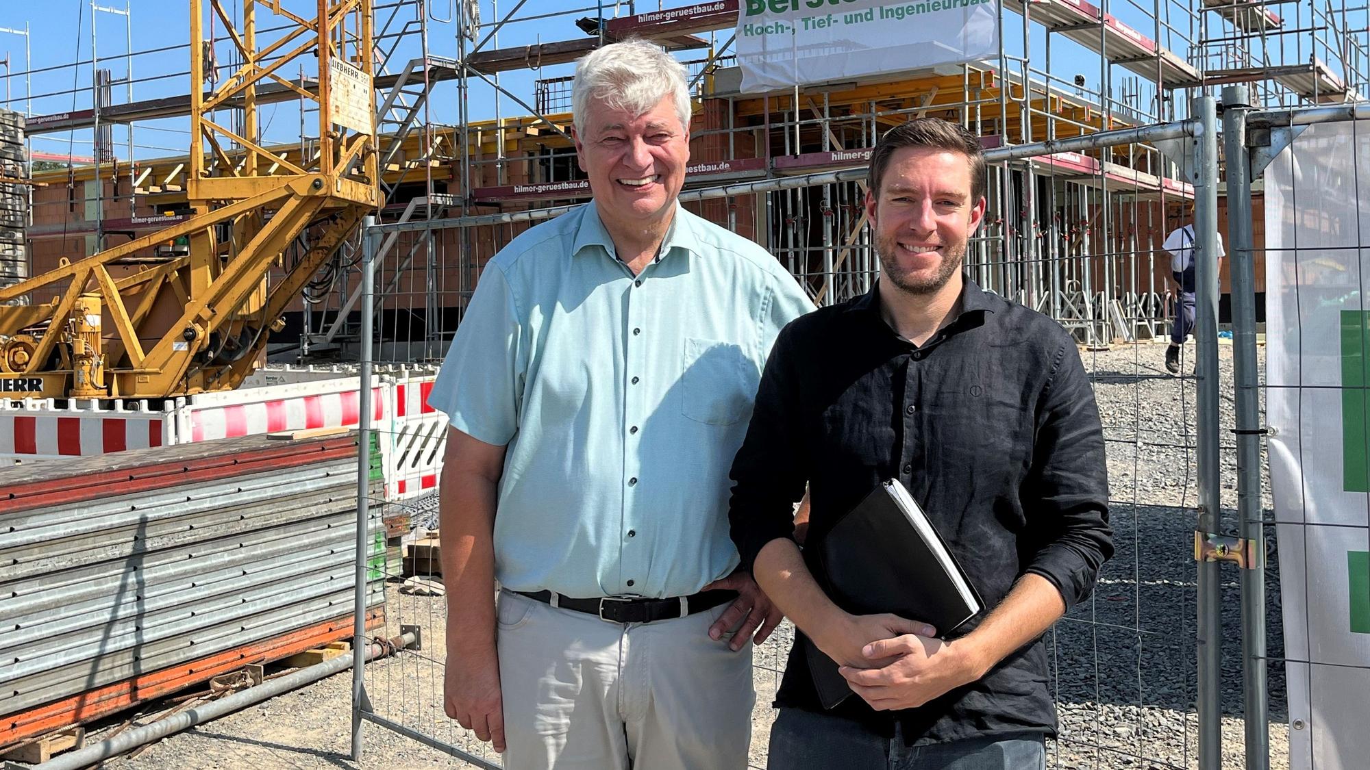 Bürgermeister Hilko Redenius und Fachbereichsleiter Jan Foerster.